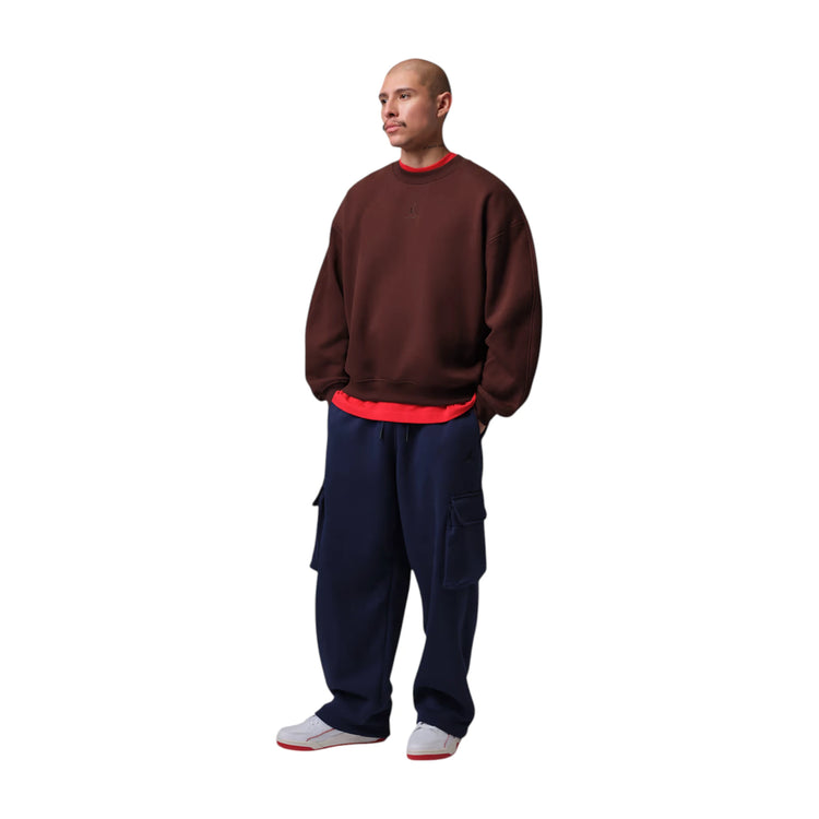 Felpa girocollo oversize Jordan Brooklyn Fleece marrone IM8915-273 – vista frontale indossata