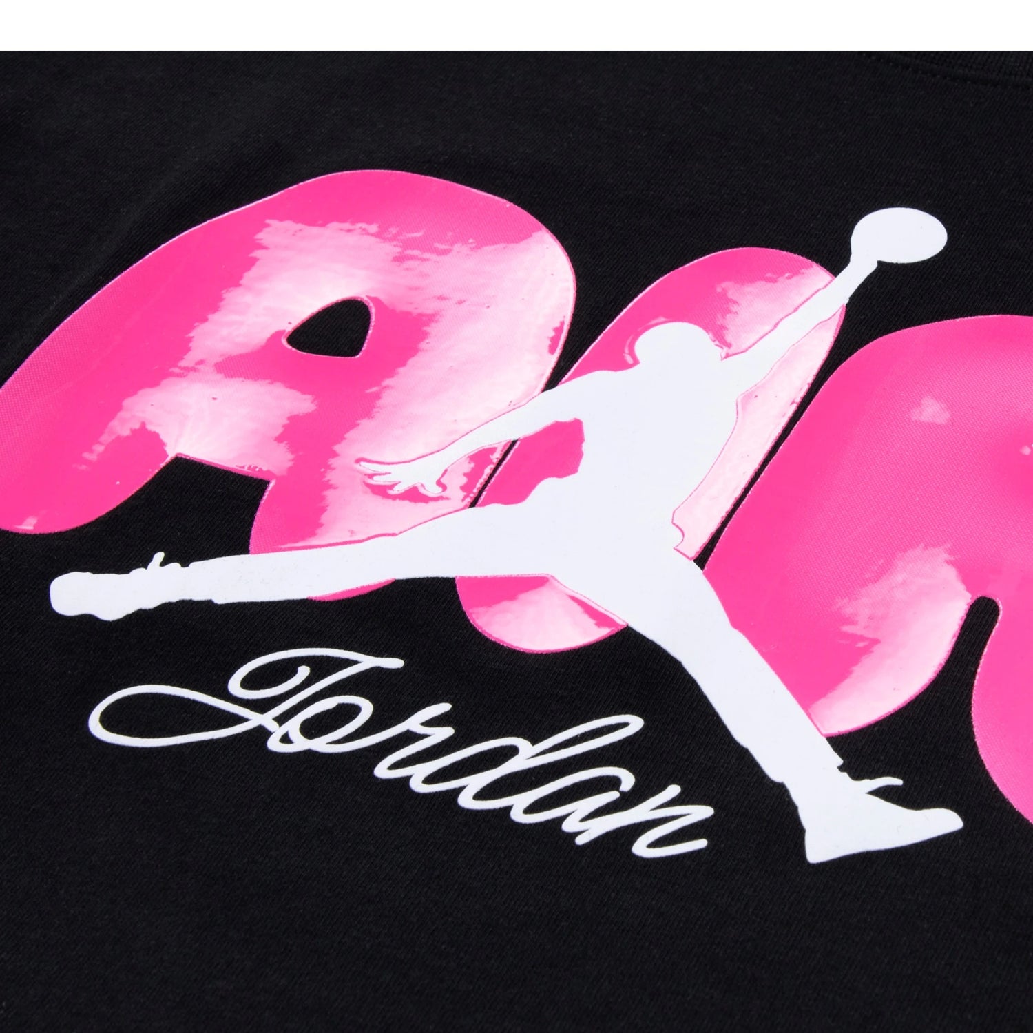 T-shirt Jordan Girl Bubble Tee bianca con logo Jordan rosa, confortevole e trendy per ragazze, vestibilità casual e stilosa