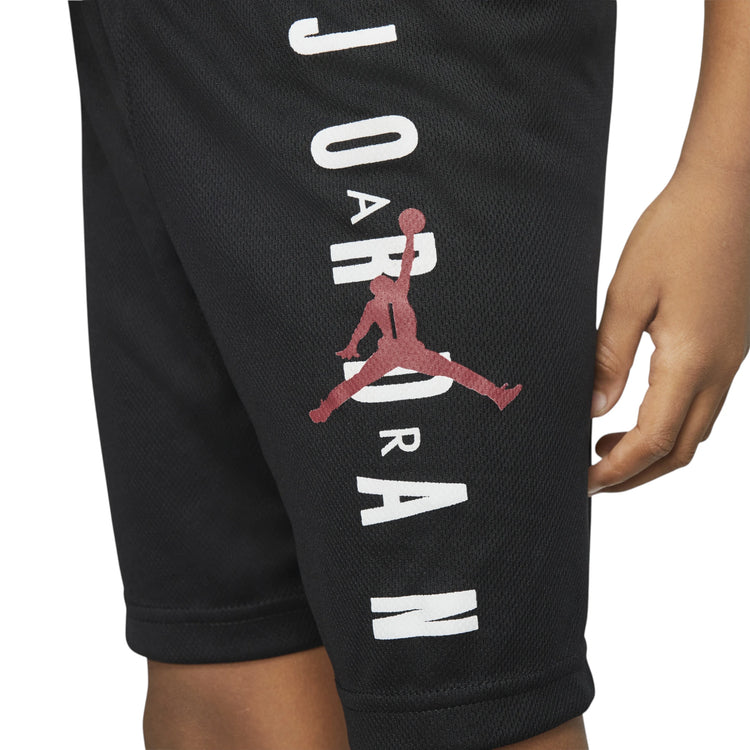 Pantaloncino Jordan 23 bambino nero, shorts sportivi con logo Jordan, vista frontale su sfondo bianco