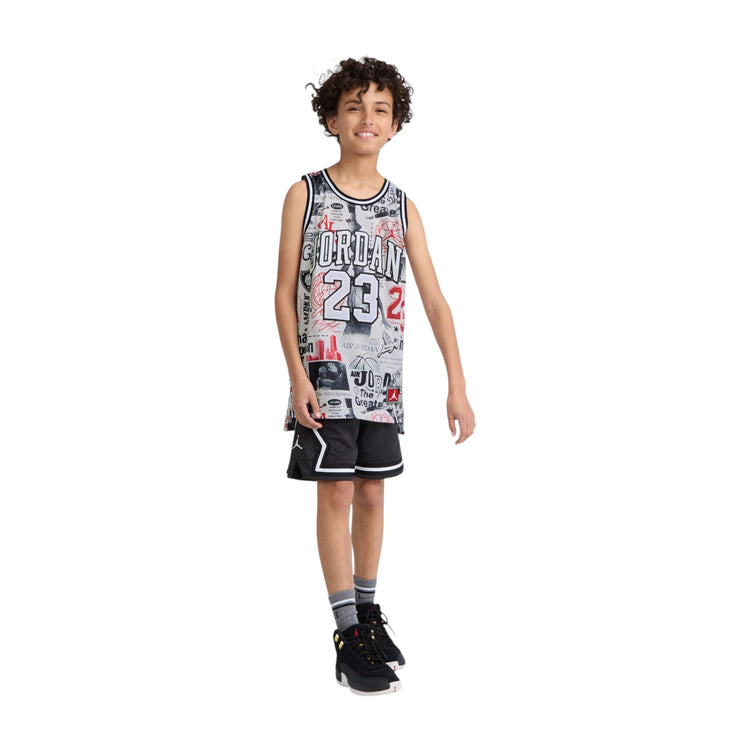Canotta Jordan Kids AOP Jersey, maglietta senza maniche con stampa a motivi, tessuto traspirante e logo Jordan visibile.