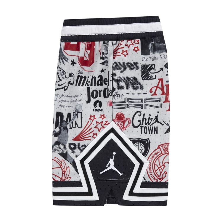 Pantaloncini da basket Jordan Diamond Kids AOP per bambini, stile sportivo con motivo a motivo distintivo, in tessuto leggero.