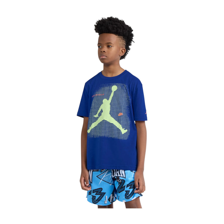 T-shirt per bambini Jordan Jumpman Grid Blur, maglietta sportiva con logo Jumpman e design grafico, comoda e casual.