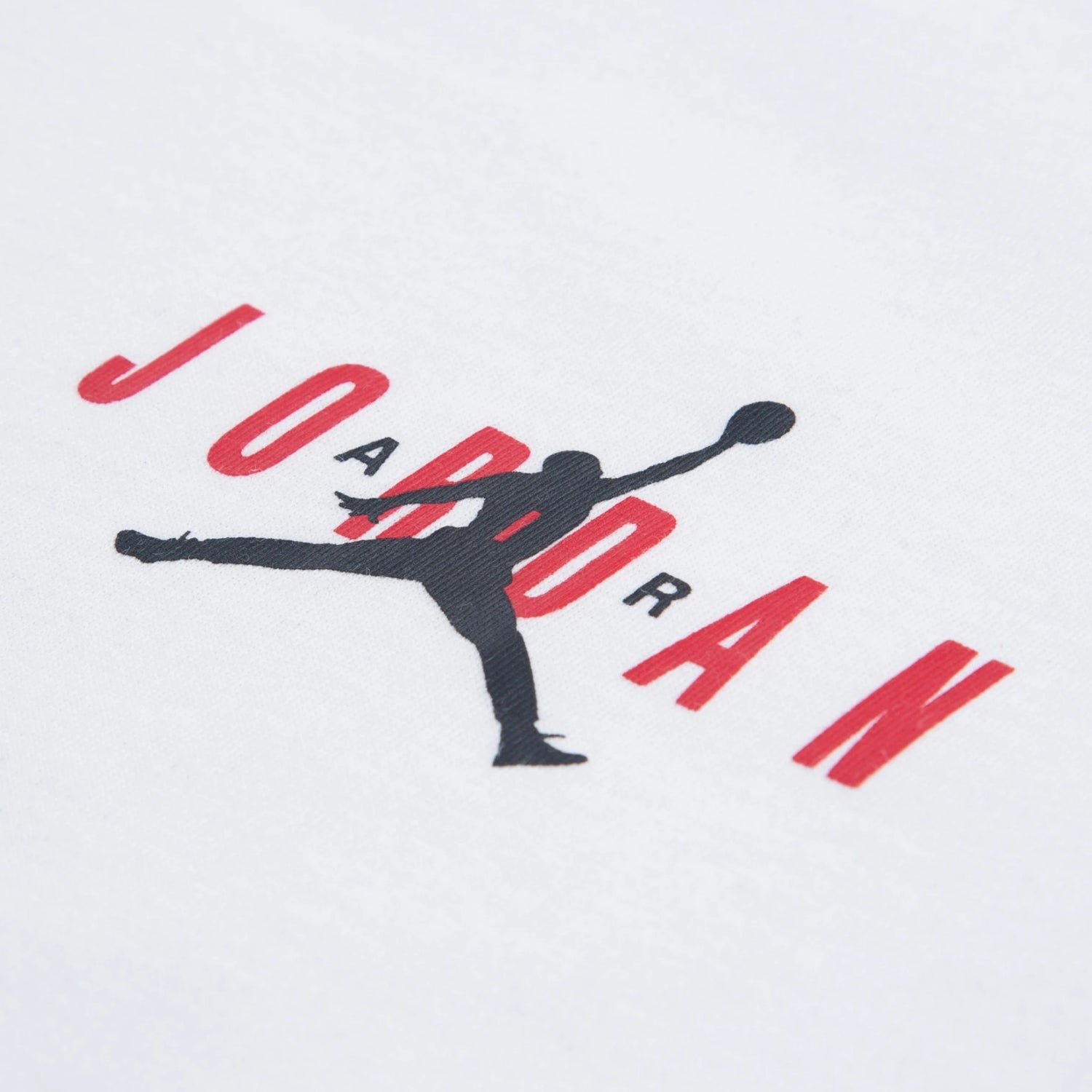 Maglietta Jordan Brooklyn Varsity Tee per bambini, T-shirt sportiva con logo Jordan, colore nero, tessuto morbido e comodo