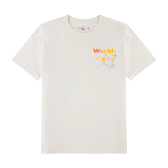 Maglietta Jordan Kids World Tour T-Shirt per bambini, in bianco con logo e design colorati, tessuto morbido e comodo.