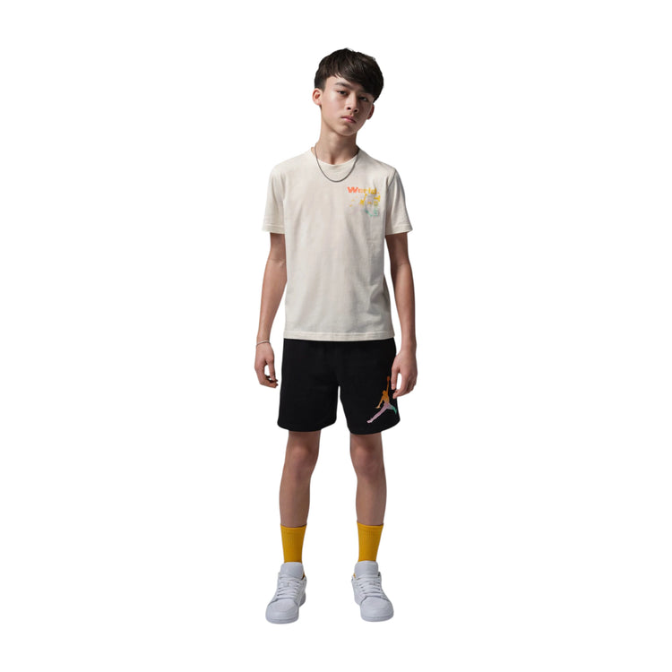 Maglietta Jordan Kids World Tour per bambini, design colorato con logo Jordan, tessuto morbido e comodo, vista frontale.