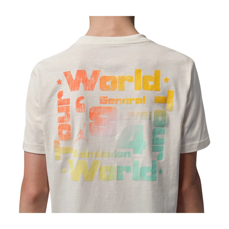 T-shirt Jordan Kids World Tour per bambini, morbido tessuto con logo Jordan, design colorato e comodo per i più piccoli.