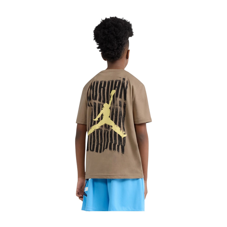 Maglietta Jordan Kids Distressed JDB, T-shirt bambino color khaki con logo Jordan in stile distressed, cotone comodo.