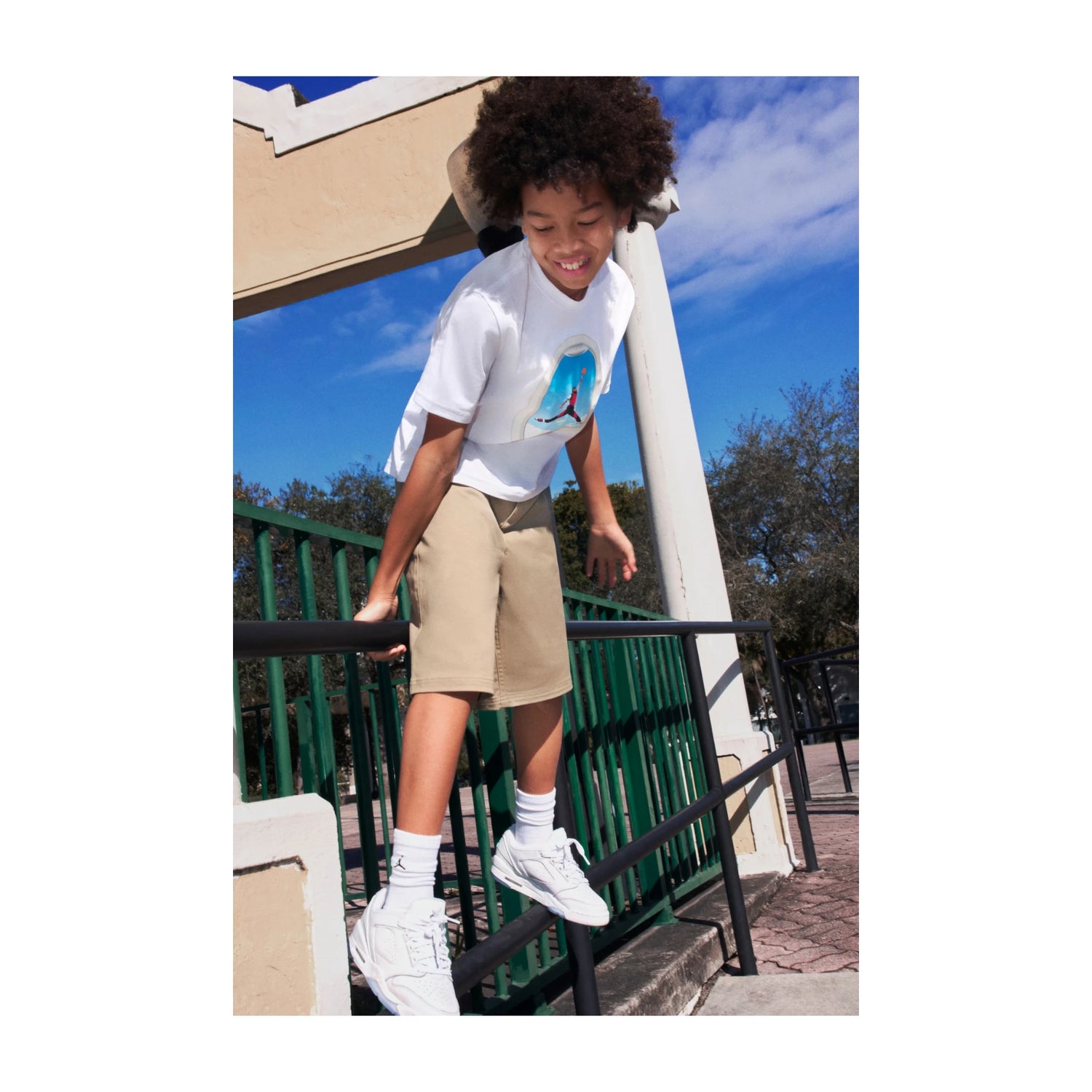 Maglietta Jordan Air Jordan Kids Plane Window Bianca, T-shirt bambino con stampa di finestra aeroplano bianca, cotone morbido.