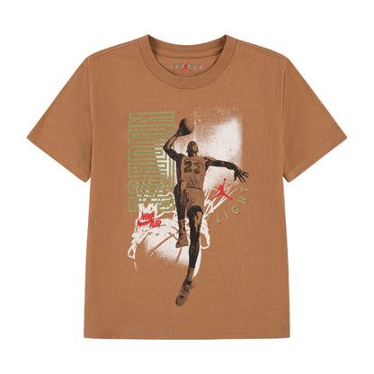 T-Shirt Jordan Kids JDB MJ Retro Hangtime Legend Dark Brown 95G200-XA0 – vista frontale grafica vintage MJ