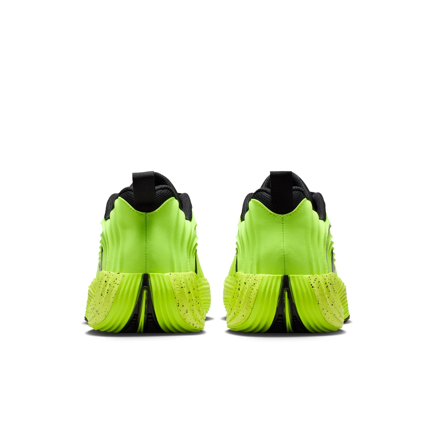 Scarpe da basket Nike Giannis Immortality 5 in colore Barely Volt, nero e Volt, su suola in gomma, vista frontale.