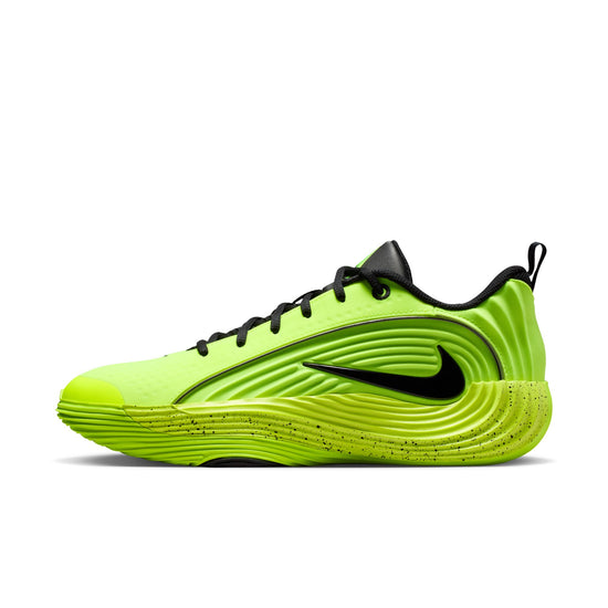 Scarpe da basket Nike Giannis Immortality 5 Barely Volt nero, vista laterale con dettagli luminosi e suola antiscivolo