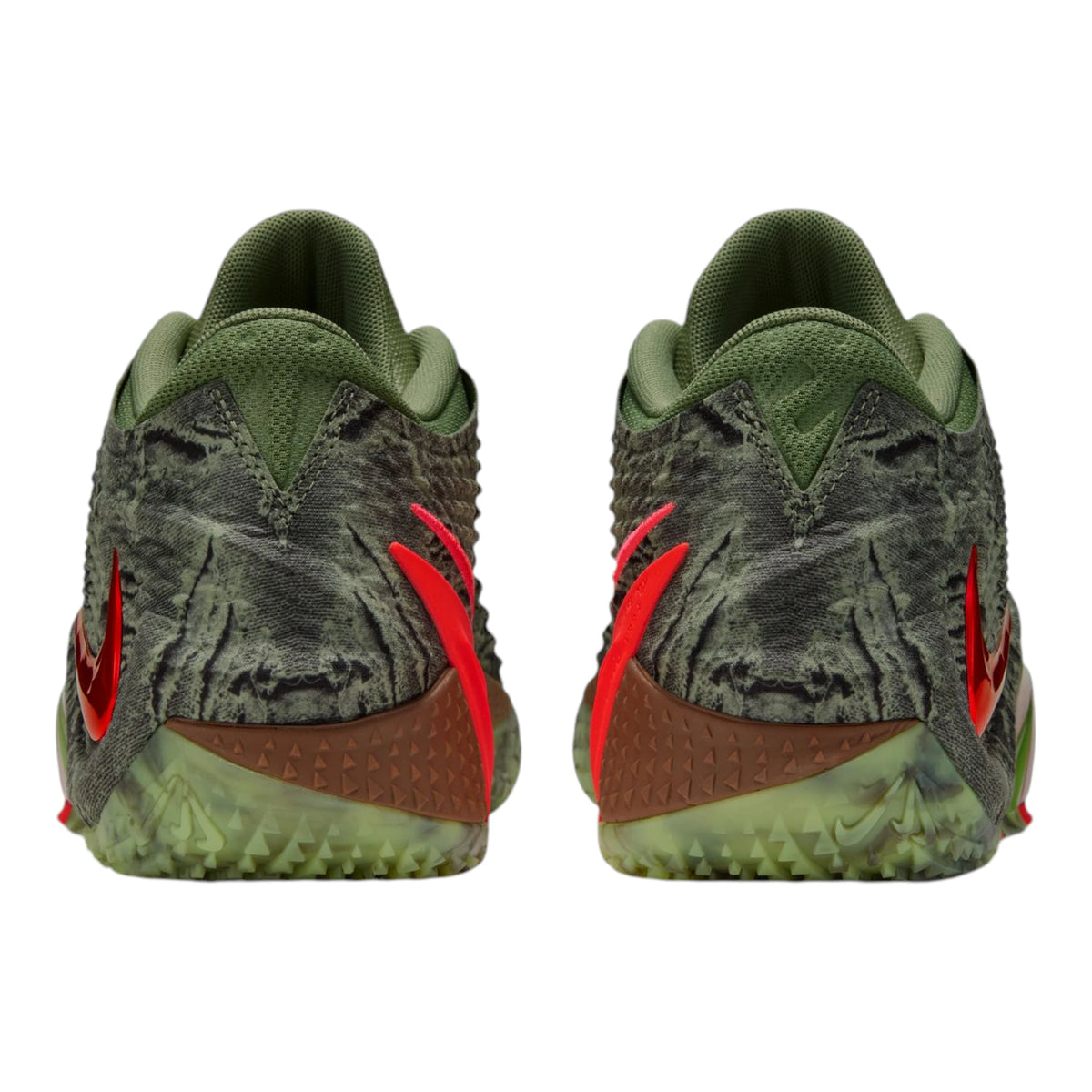 Nike Ja 4 Zombie Halloween IO7939-300 – vista tallone upper distressed Oil Green Bright Crimson Swoosh