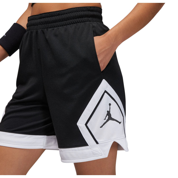 Shorts da donna Jordan Diamond Basket, pantaloncini neri sportivi con logo Jordan, ideali per basket e attività sportive.