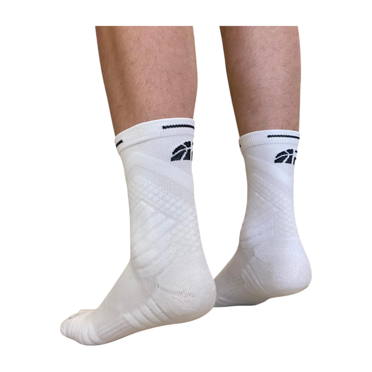 Calze da basket Rookie Basketball, calze performance sportive nere con supporto elasticizzato e dettagli in bianco, ideali per basket.