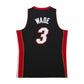 Canotta Mitchell & Ness NBA 2012 Dwyane Wade Heat nera, maglia sportiva con dettagli ufficiali, visibile in primo piano.