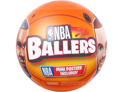 Pallone NBA ZURU NBA Ballers Serie 2, statua da collezione NBA con dettagli realistici e design autentico.
