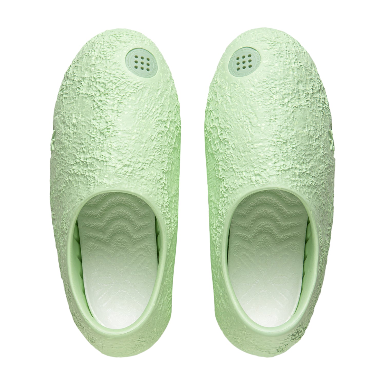 Scarpe da basket LI NING Wade Lunar Rock "Avocado" con design verde avocado e stile casual, visibili in primo piano.