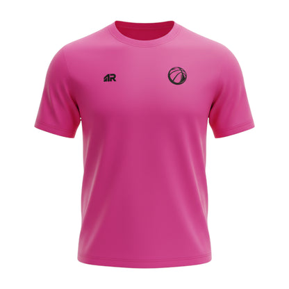 T-shirt rosa Basketball Dept Rookie Basketball su manichino, stile casual, con stampa frontale, tessuto morbido e confortevole.