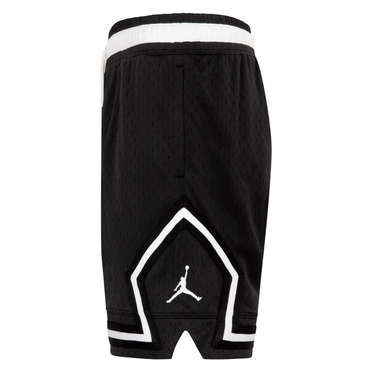 Pantaloncini Jordan Diamond Short Kids neri in tessuto Dri-Fit per bambini, con logo Jordan visibile.