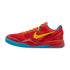 Nike Kobe 8 Protro GS Year of the Horse 2026 IM6639-600 – vista laterale esterna rosso crimson stampa cavallo Swoosh oro