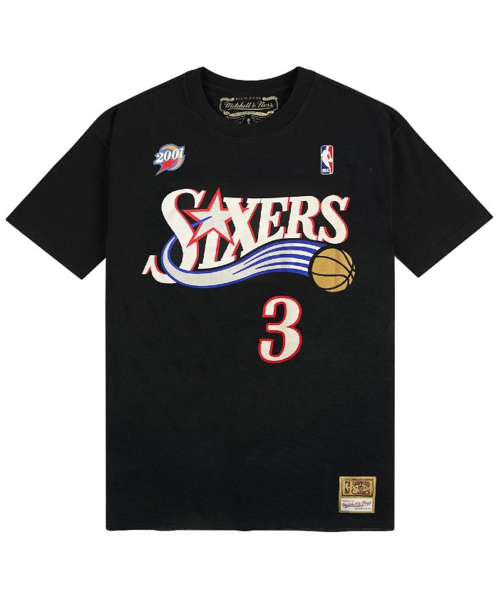Maglietta Mitchell & Ness N&N Allen Iverson Philadelphia 76ers, maglia sportiva nera con logo e dettagli del giocatore.