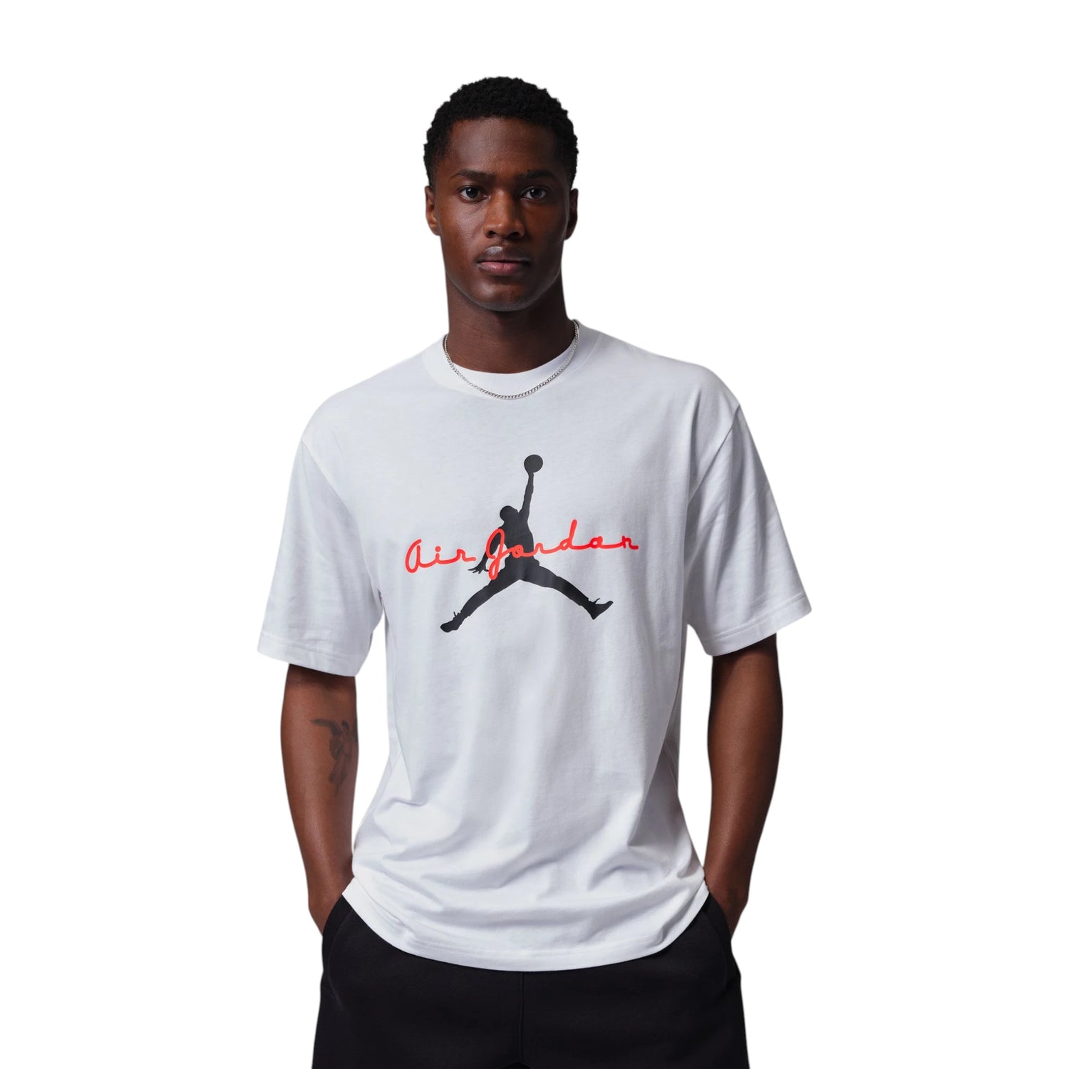 T-shirt Nike Air Jordan Brooklyn bianco, nero e rosso, con logo Jumpman, vestibilità uomo adulto, stile sportivo e casual