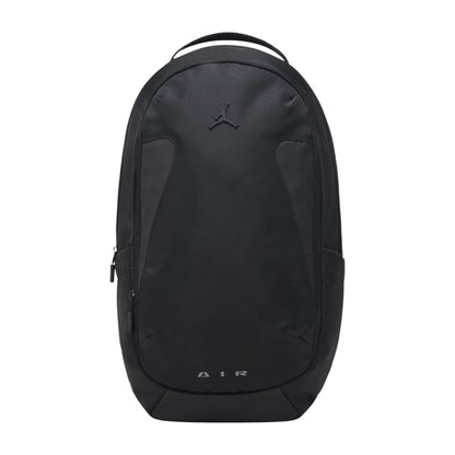 Zaino Jordan Element Pro nero con scomparti organizzati, logo Jordan visibile, design sportivo e funzionale per uso quotidiano.