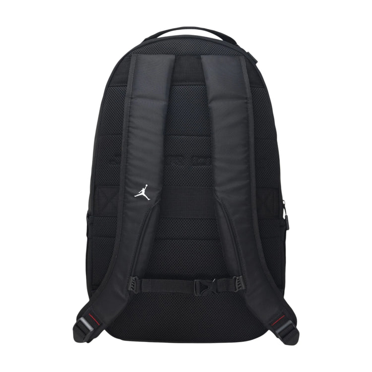 Zaino Jordan Element Pro nero con scomparti organizzati, ideale per sport e uso quotidiano, logo Jordan visibile sul fronte