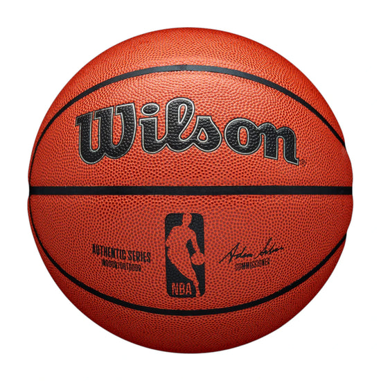 Pallone Wilson NBA Authentic Indoor/Outdoor Taglia 7, palloni da basket professionale Amer Sports, superficie liscia e dettagli NBA