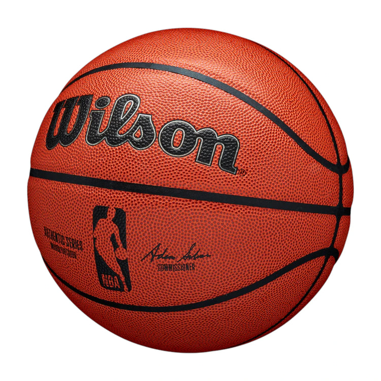 Pallone Wilson NBA Authentic Indoor/Outdoor Taglia 7, palla da basket professionale in gomma, con logo NBA, per uso interno ed esterno.
