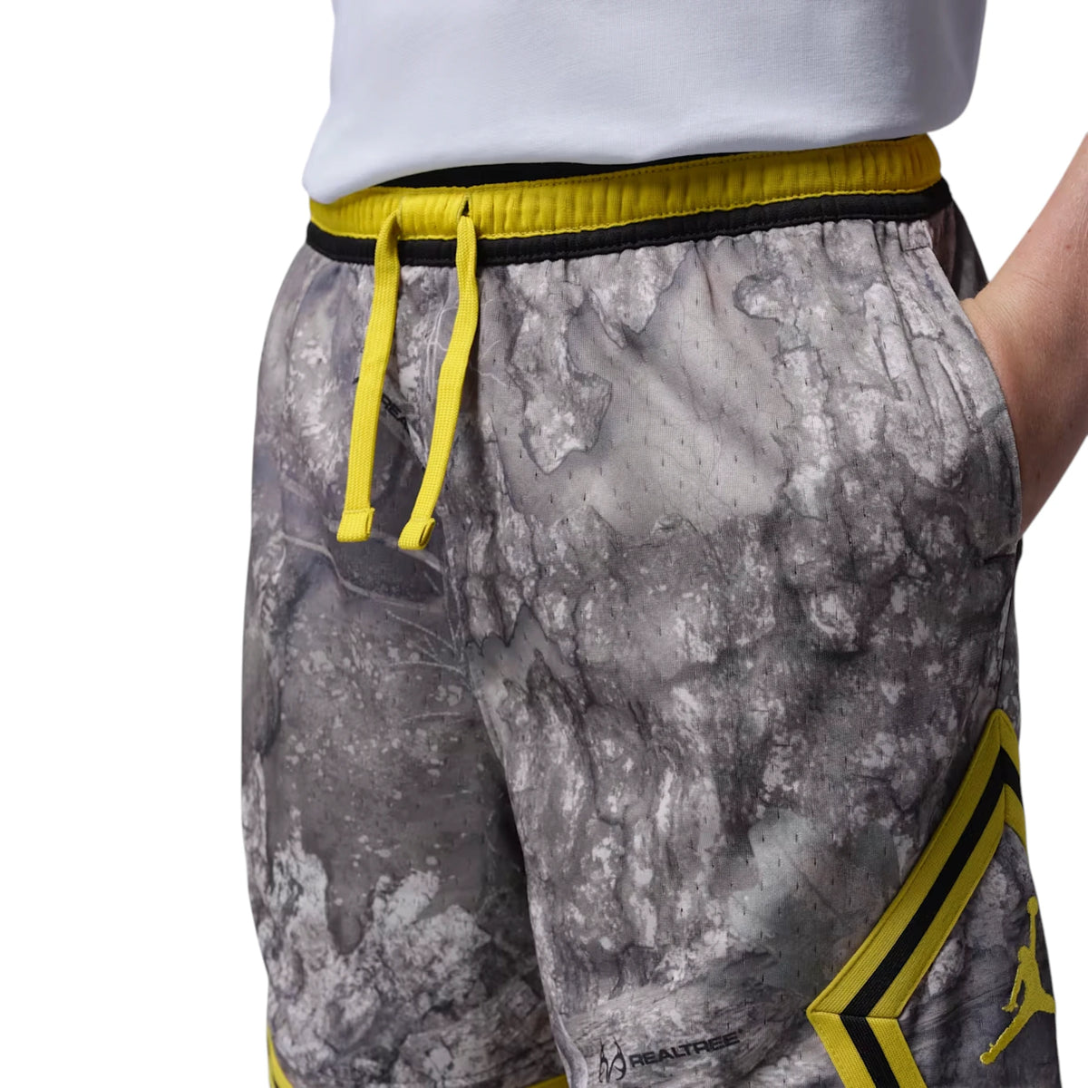 Pantaloncini Jordan Kids 95F674-WAN Swan – dettaglio stampa mimetica Realtree pattern foglie rami Jordan 23 🏀