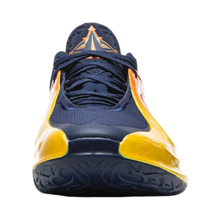 Scarpe da basket LI NING Jimmy Butler 4 "Bay Area Blade" con design in viola, rosso, giallo e blu, visibili in primo piano.