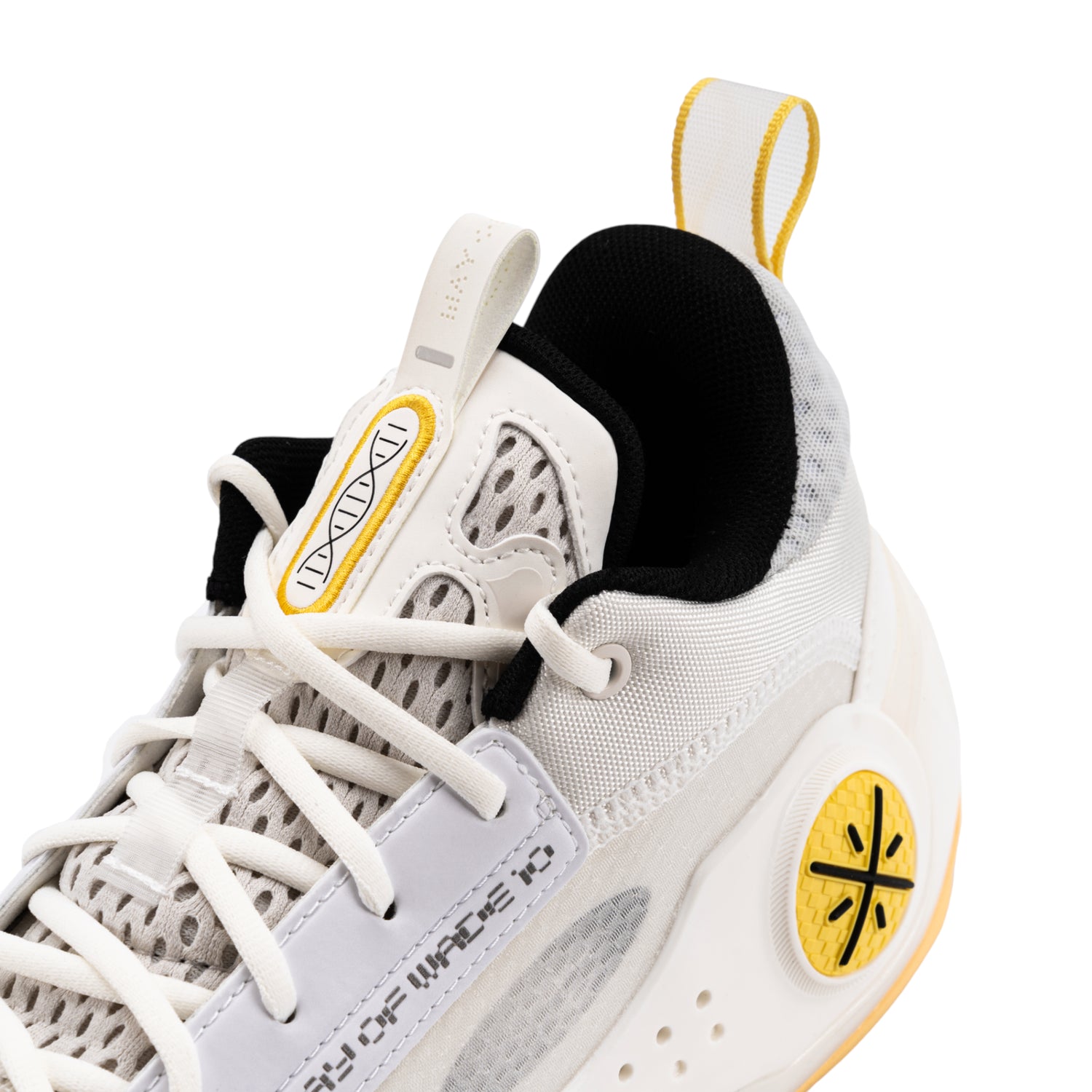 Scarpe da basket LI NING WAY OF WADE 10 LOW Lemon, modello uomo con dettagli giallo e nero, su sfondo bianco.