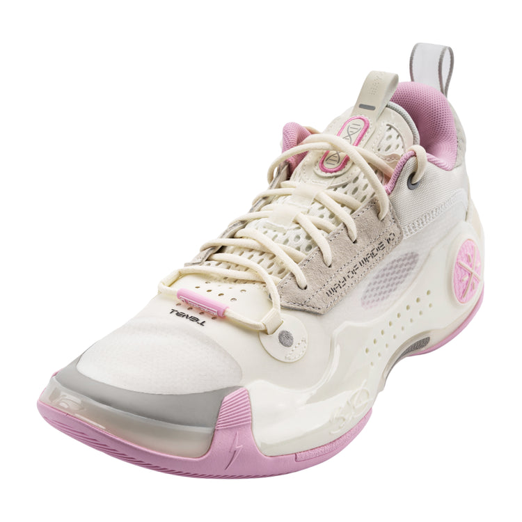 Scarpe da basket Li Ning Way of Wade 10 Low Storm Surge in bianco e rosa, con suola antiscivolo e design sportivo.
