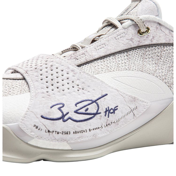 Scarpe da basket Li-Ning Wade All City 13 Encore Lunar Rock, modello uomo bianco e grigio, con design sportivo e suola ammortizzata.