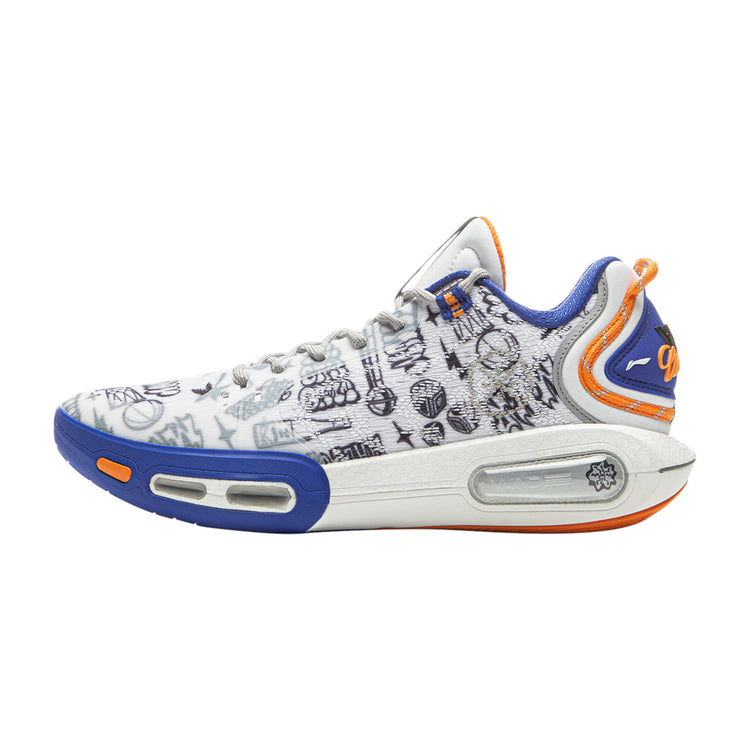 Scarpe da basket Li-Ning Wade Shadow 7 Jayflow, modello uomo con design bianco, arancione e blu, su sfondo bianco.