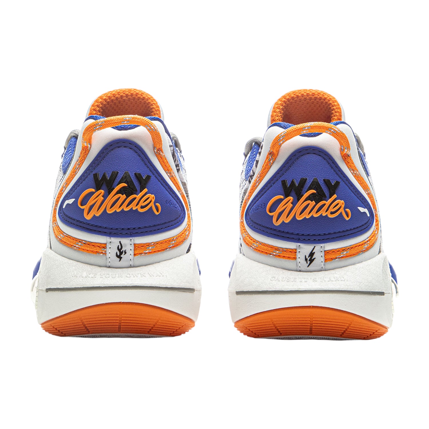Scarpe da basket Li Ning Wade Shadow 7 Jayflow, modello uomo, bianco, arancione e blu, con design sportivo e suola robusta.