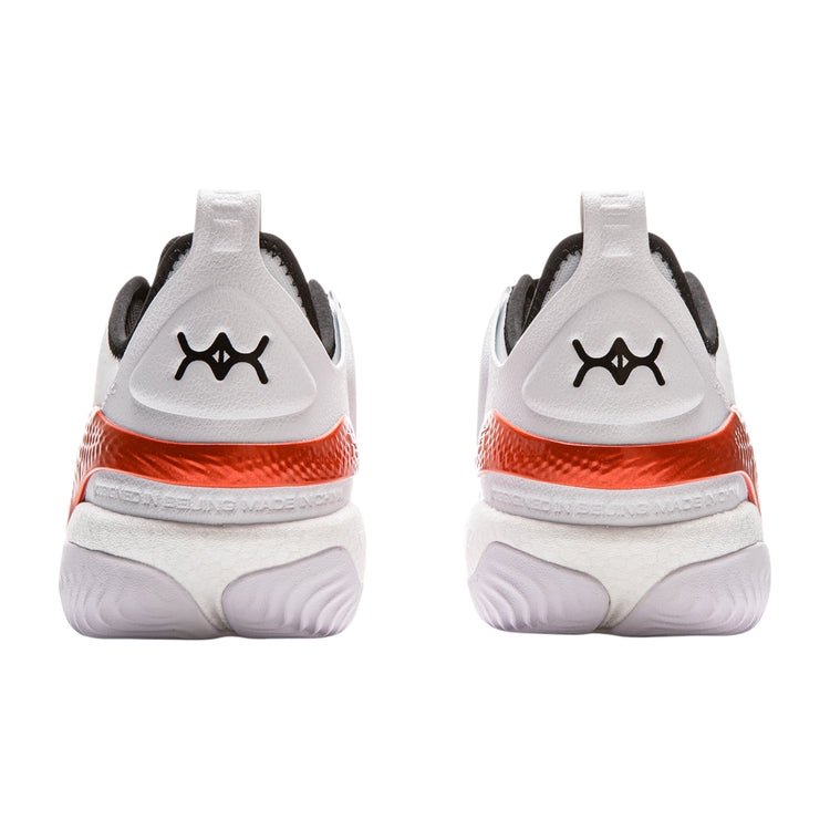 Scarpe da basket LI NING YUSHUAI 19 V2 Low per uomo, modello bianco, rosso e nero, con suola sportiva e dettagli in tessuto.