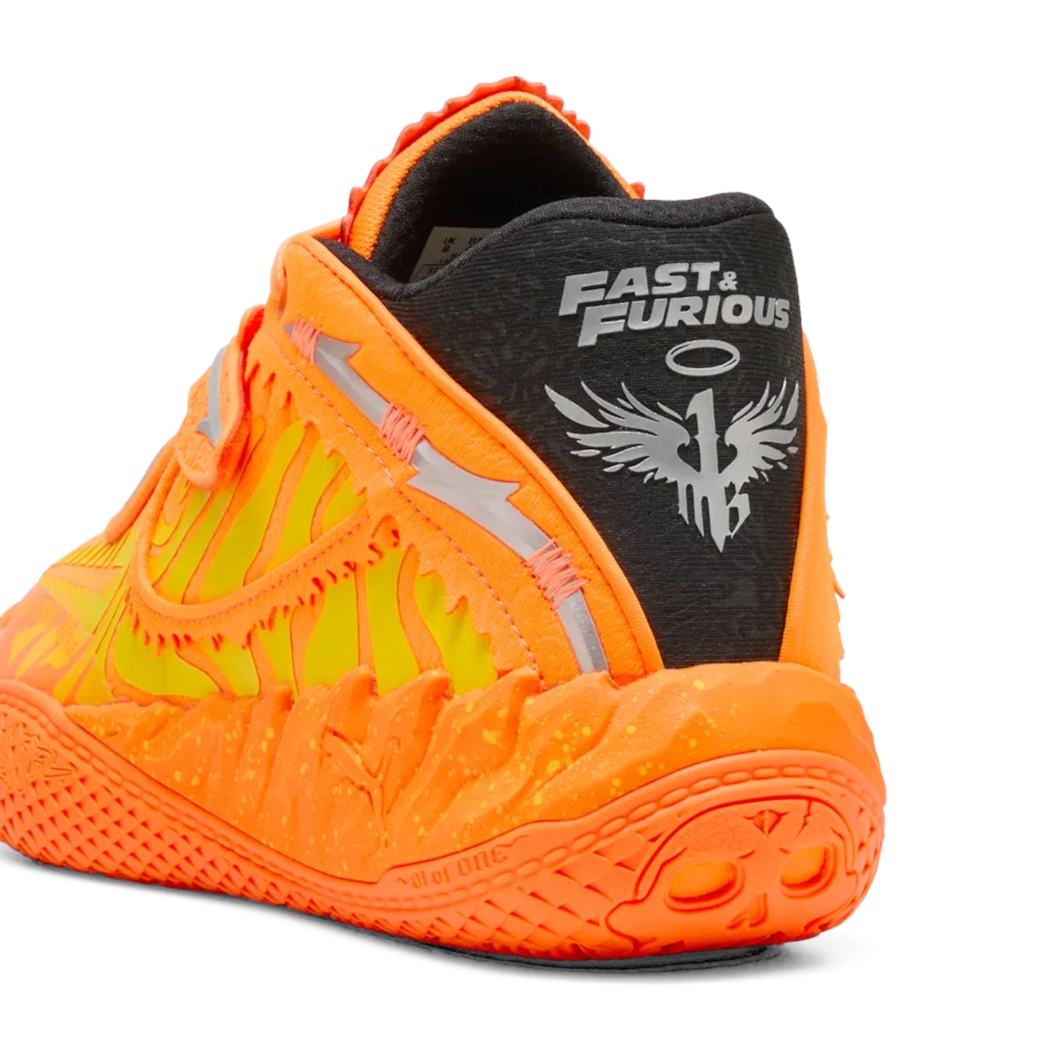 Scarpe da basket Puma MB.05 Fast & Furious bambini, design arancione, giallo e nero con logo NBA e dettagli signature.