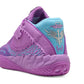 Scarpe da basket Puma MB.05 HIVE JR per bambini, in viola e blu, con design signature di Lamelo Ball, ideali per giovani giocatori.