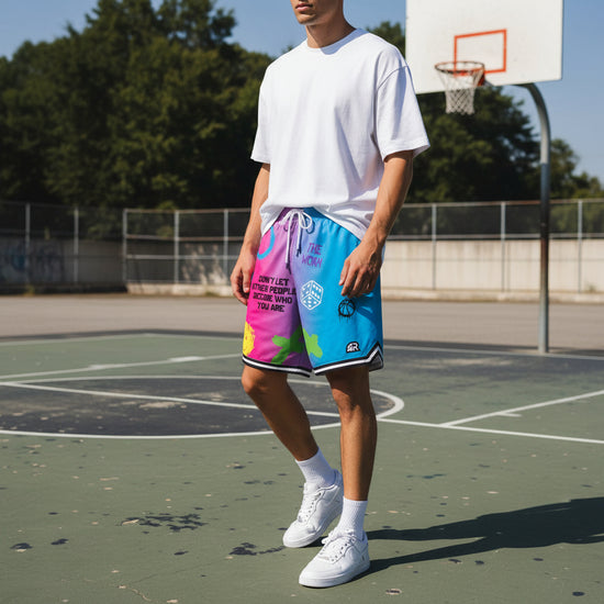 Shorts da basket Rookie Basketball Crazy Sky, pantaloncini sportivi con stampa vibrante e dettagli comodi, ideali per il basket e lo sport.