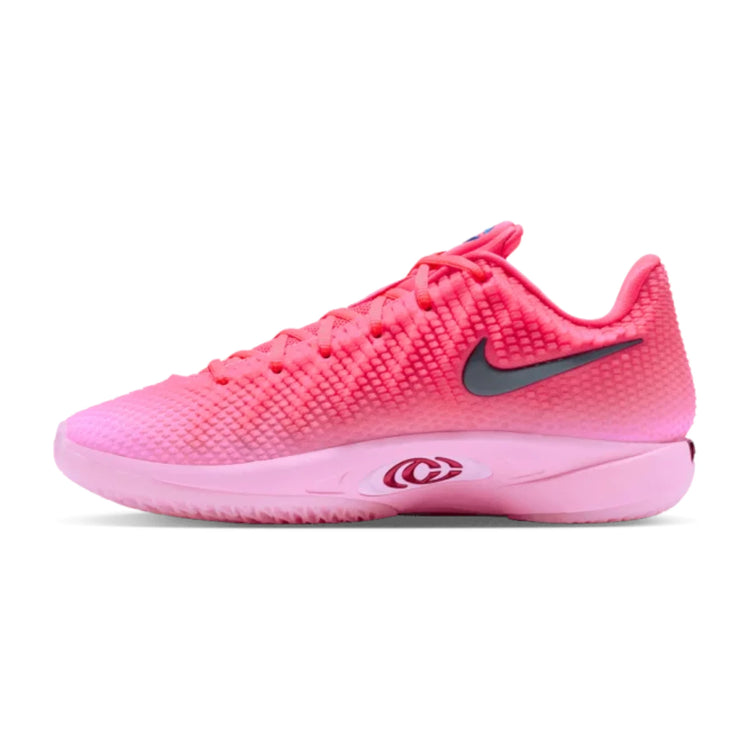 Nike Caitlin 1 Midnight Fever IH7423-600 – vista laterale scarpa da basket rosa e rossa Caitlin Clark