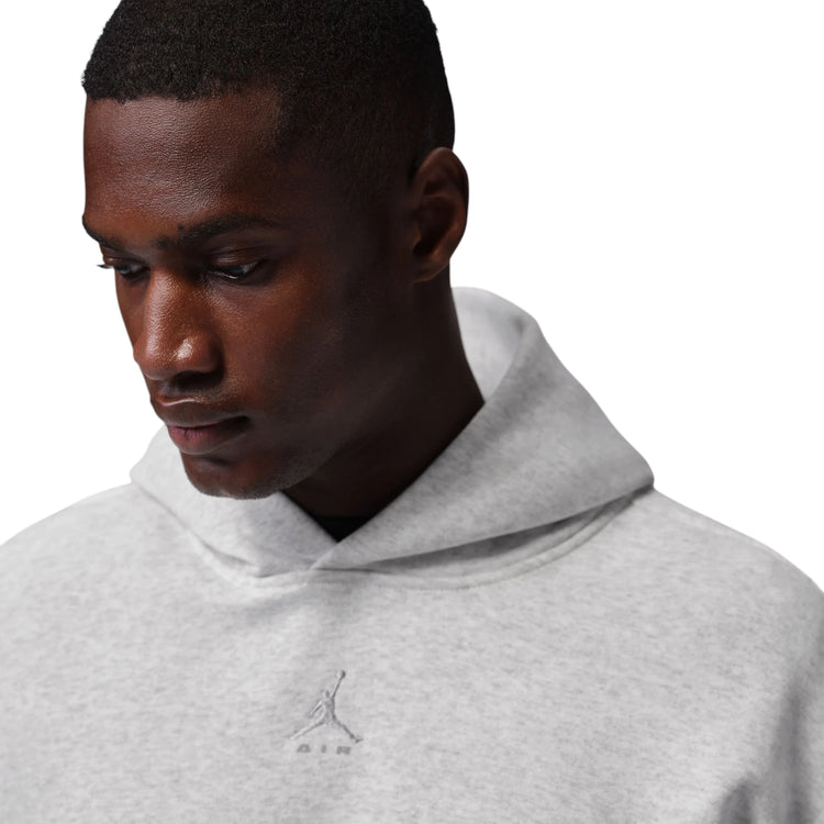 Felpa Jordan Brooklyn Fleece grigia – dettaglio del logo Jumpman Air ricamato sul petto