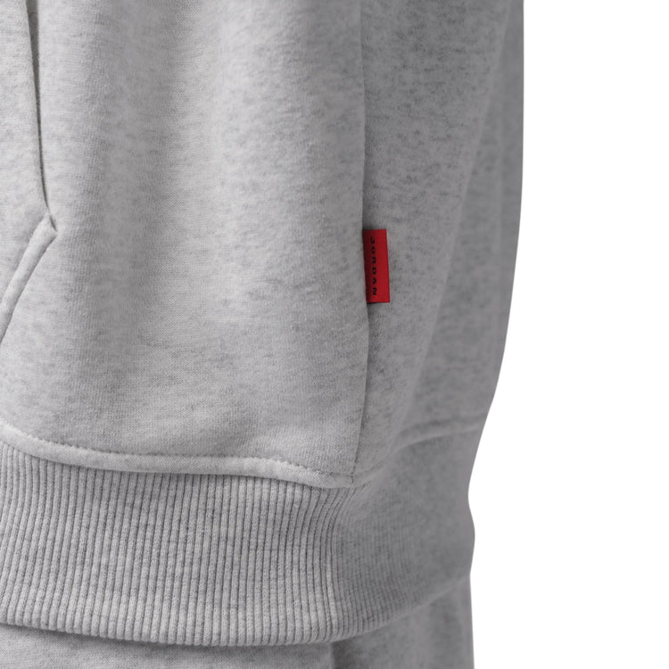 Felpa Jordan Brooklyn Fleece grigia – dettaglio bandierina ricamata