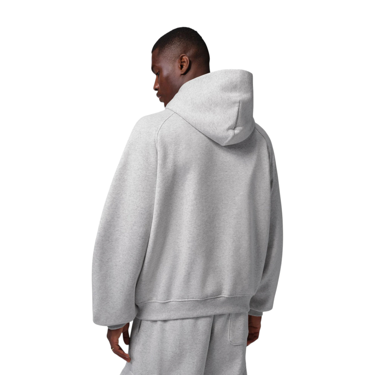 Felpa oversize Jordan Brooklyn Fleece grigia IM8911-054 – vista posteriore indossata con cappuccio