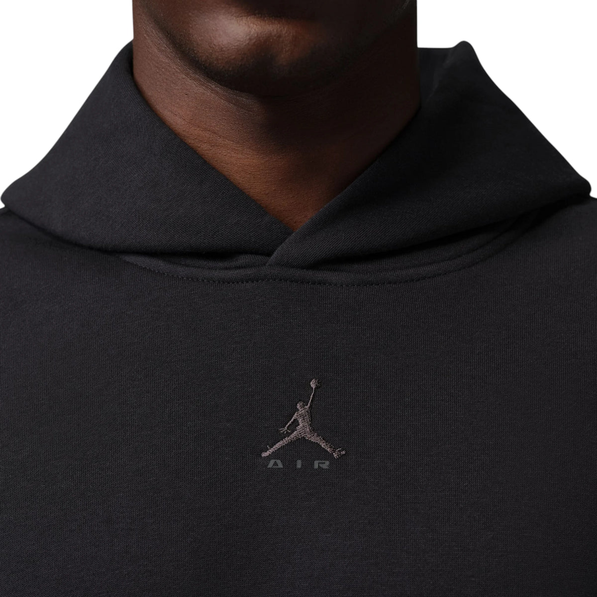 Felpa con cappuccio Jordan Brooklyn nera IM8911-010 – vista logo indossata