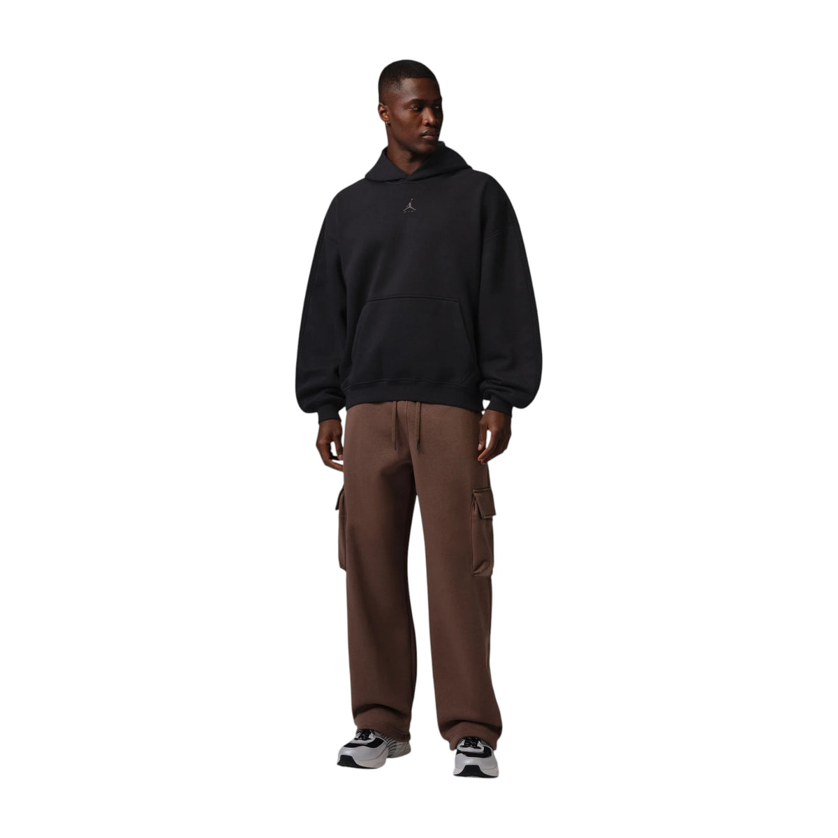 Felpa oversize Jordan Brooklyn Fleece nera IM8911-010 – vista frontale indossata