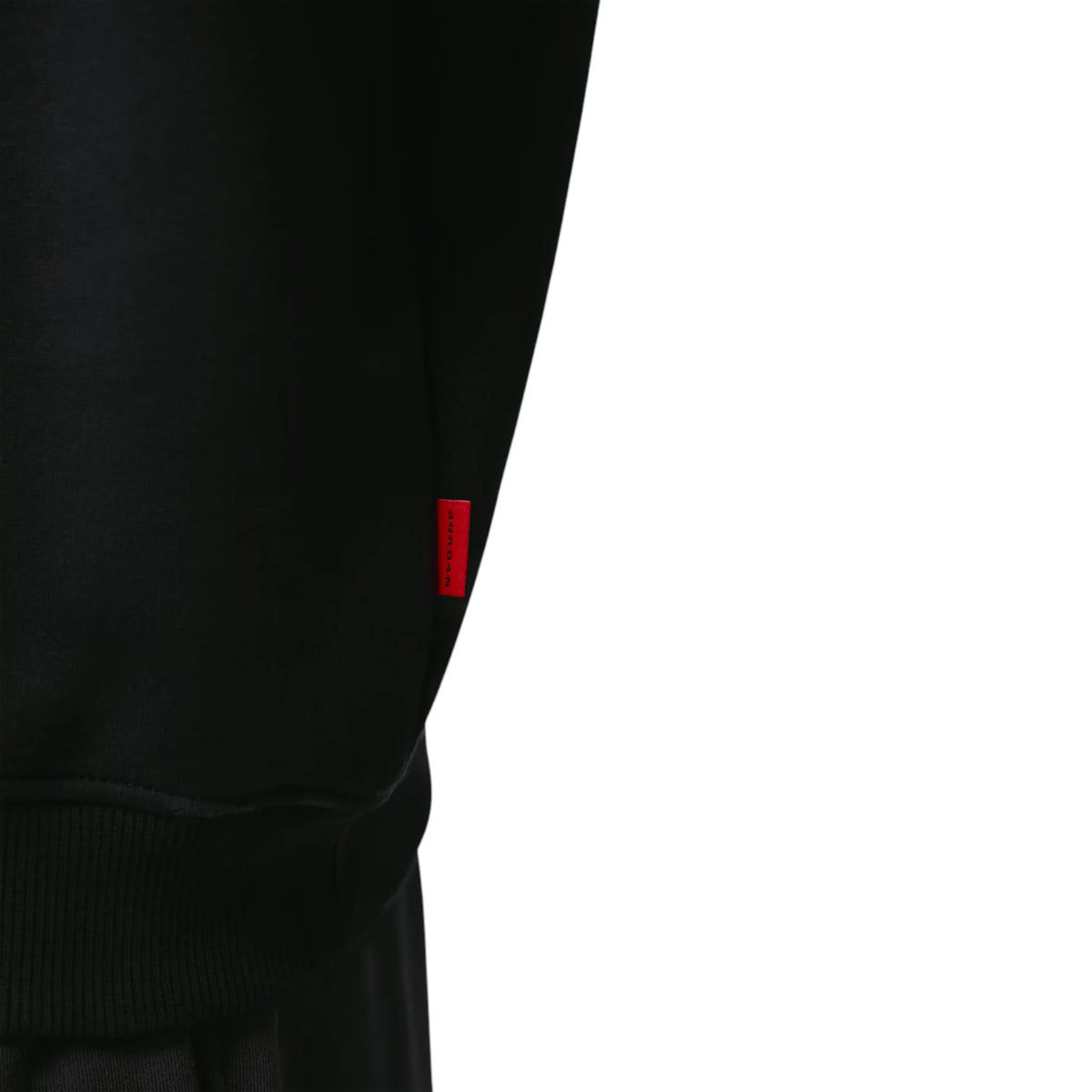 Felpa nero girocollo Jordan Brooklyn – dettaglio del logo jordan ricamato 
