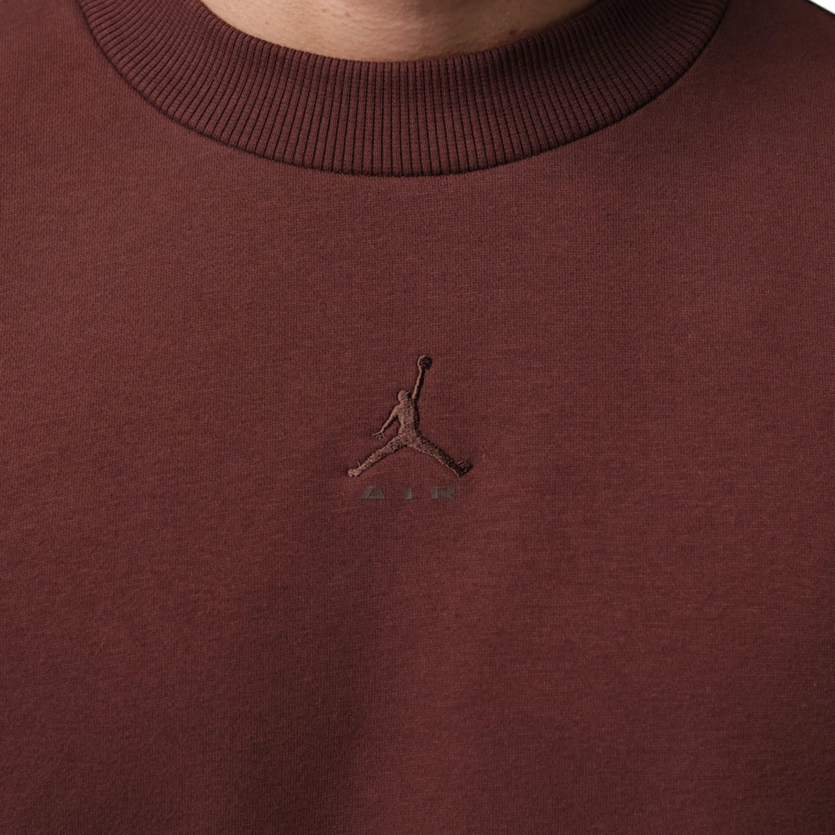 Felpa marrone girocollo Jordan Brooklyn – dettaglio del logo Jumpman Air ricamato sul petto