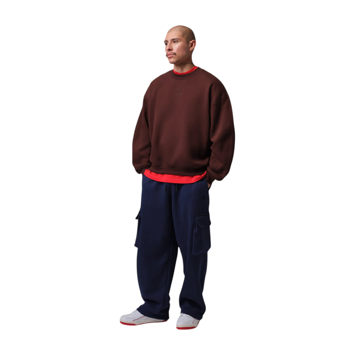 Felpa girocollo oversize Jordan Brooklyn Fleece marrone IM8915-273 – vista frontale indossata